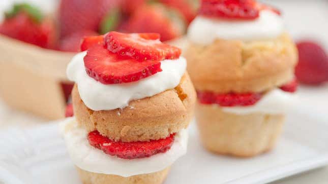 Strawberry shortcake muffins